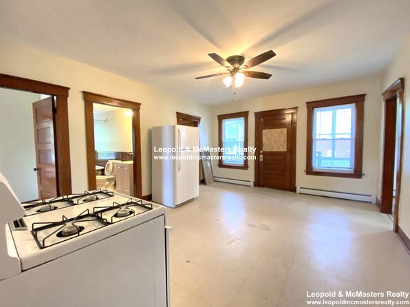 323 Clarendon St FLOOR 2
