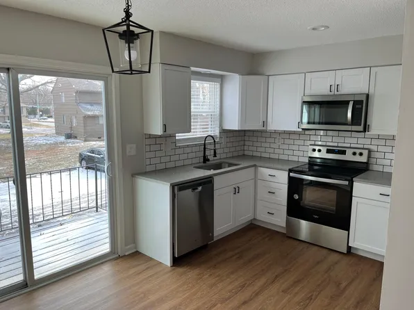 9429 Reeder Dr, Overland Park, KS 66214
