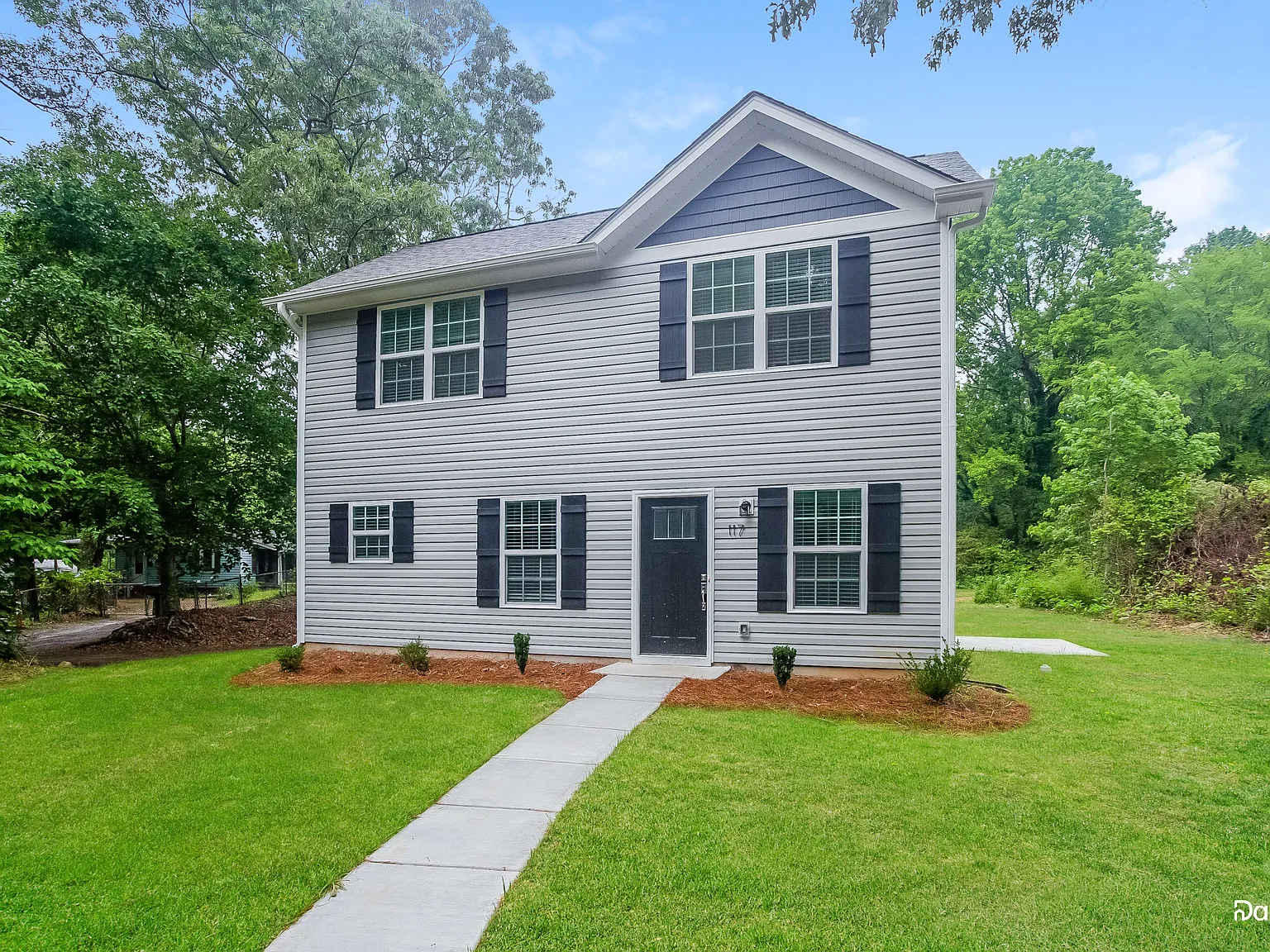 3 bed, 2.0 bath, 1154 sqft, $1,895 — Photo 2
