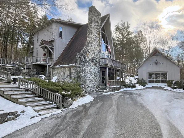 2 Ravine Road, Pleasant Valley, NY 12569