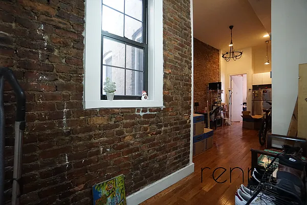 Rented by Rennit Inc. | media 24