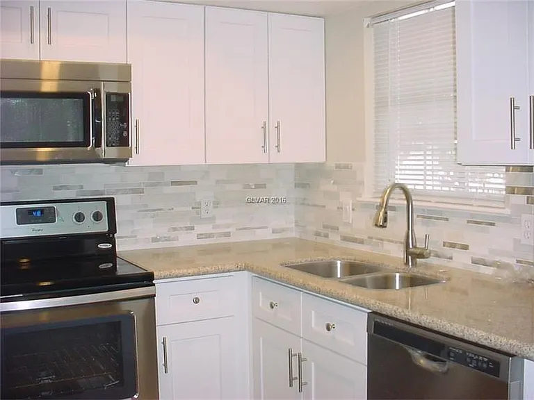 3823 S Maryland Pkwy — Photo 17