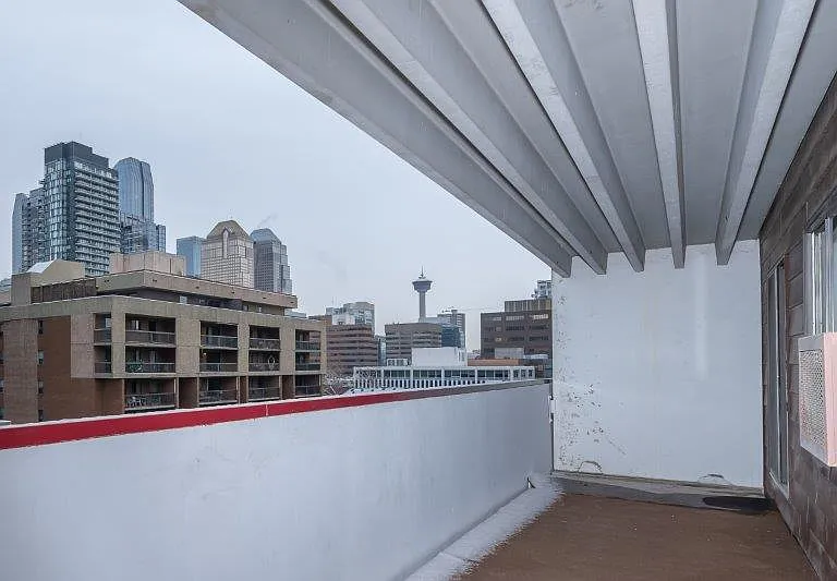 735 12th Ave SW #605 — Photo 16