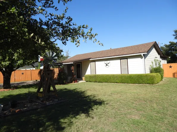 924 Bourland Dr, White Settlement, TX 76108