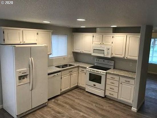 3rd image of 5317 NE 71st St