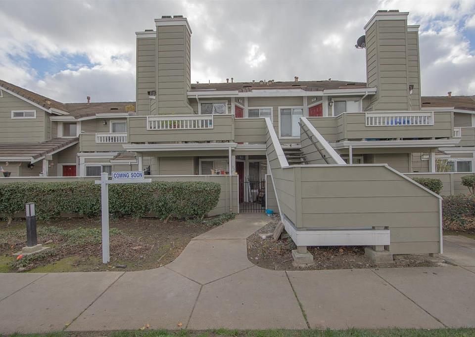 1st image of 35 Cherry Crest Ln