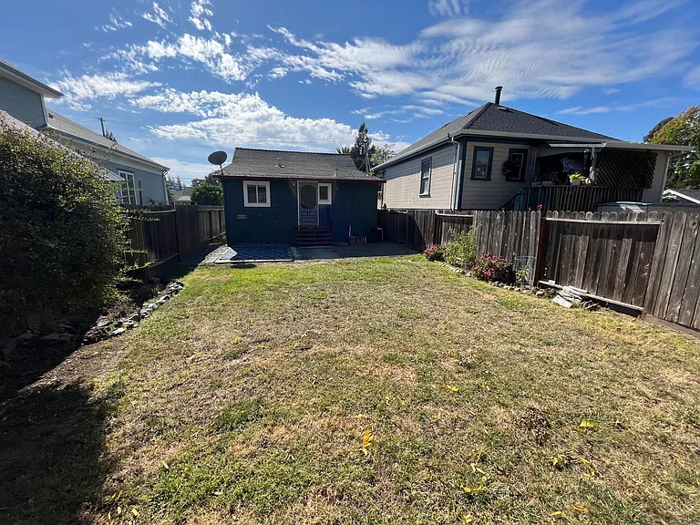 1576 Palmer St — Photo 16