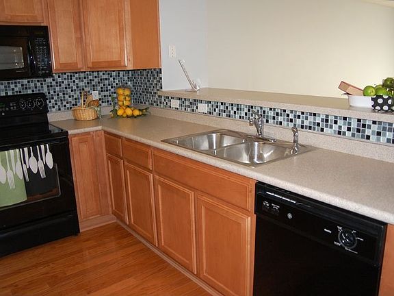 Kitchen - Wood Floors - Abundance of counter space