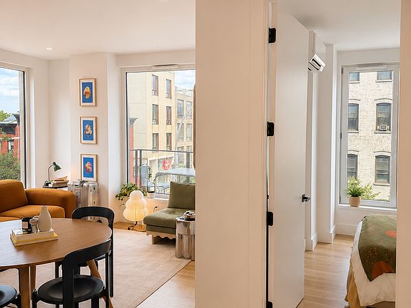 4th image of 228 Berry St #3H