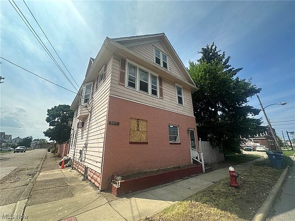 2nd image of 2842 Elyria Ave
