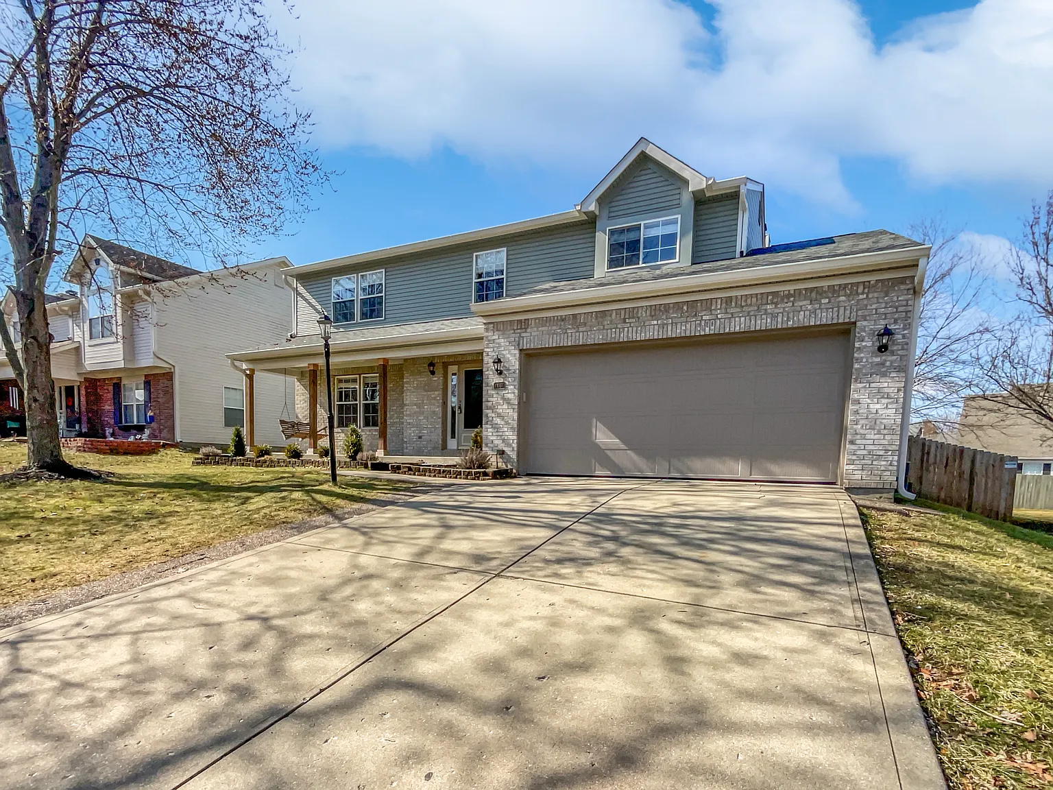 1460 Derbyshire Dr photo 1