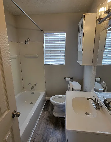 815 E Main St — Photo 14