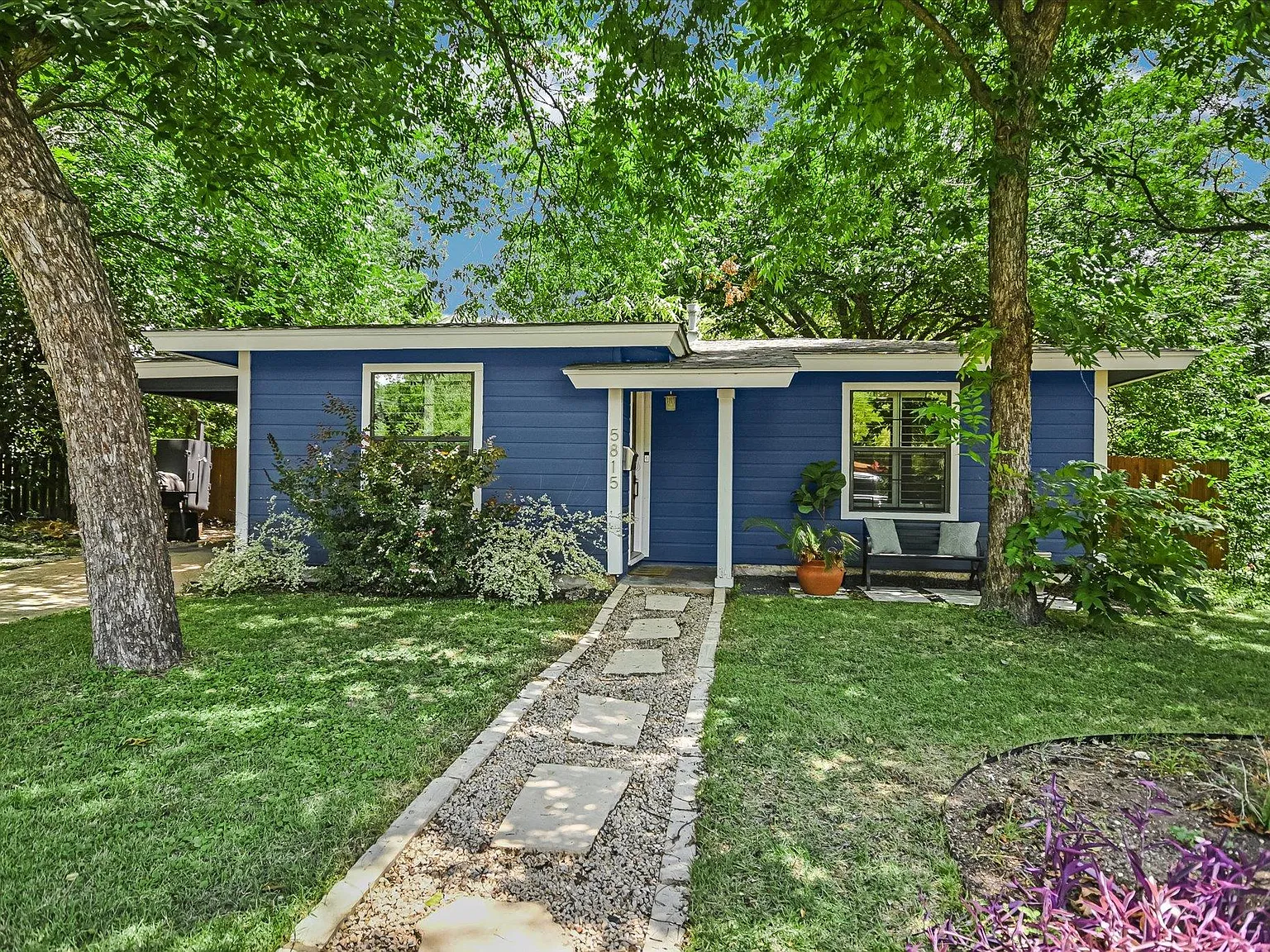3 bed, 2.0 bath, 1678 sqft, $3,200 — Photo 1