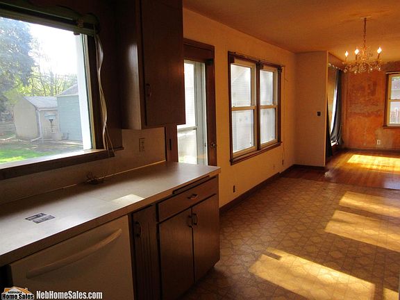 5th image of 3430 Touzalin Ave