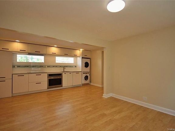 4th image of 157 N Washington St APT 2