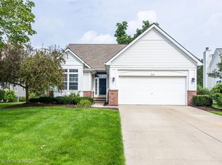 4935 New Haven Dr, Howell, MI