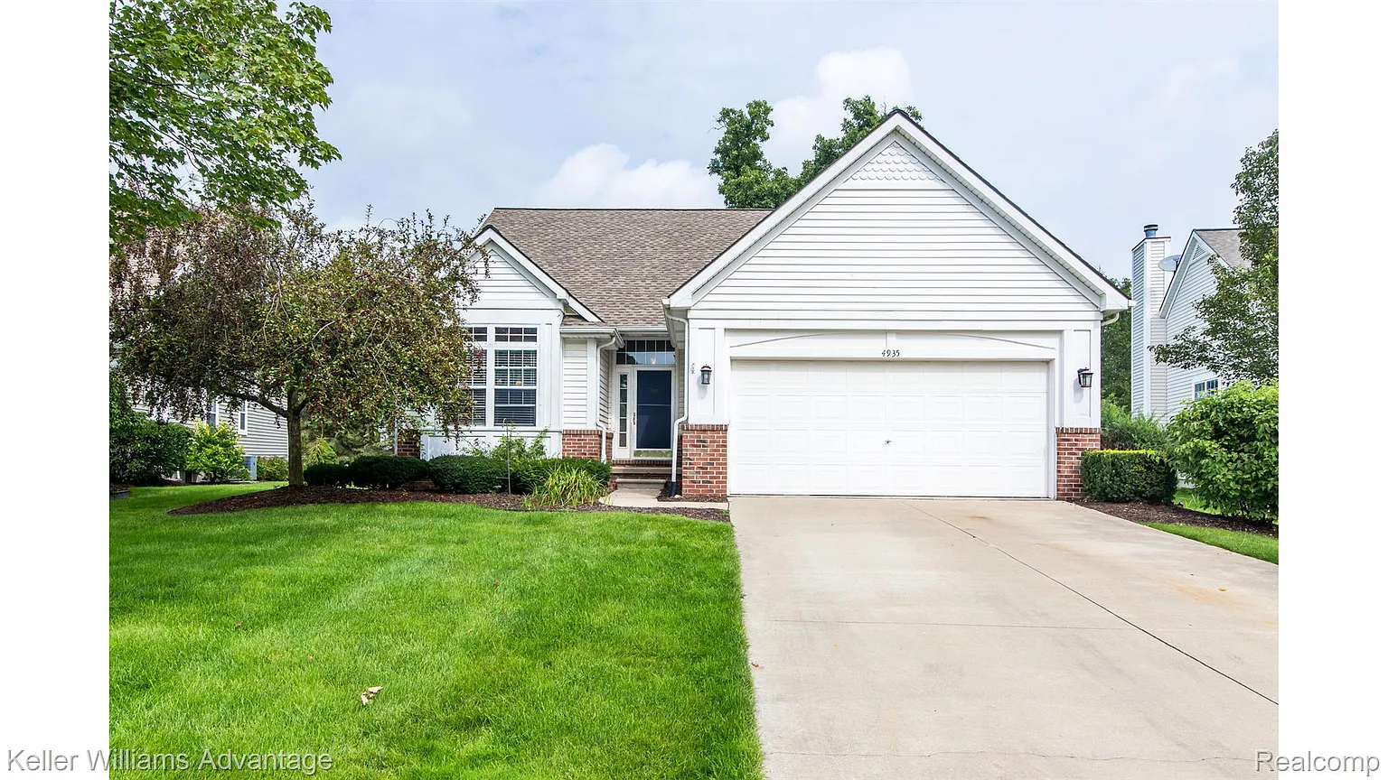 4935 New Haven Dr photo 1