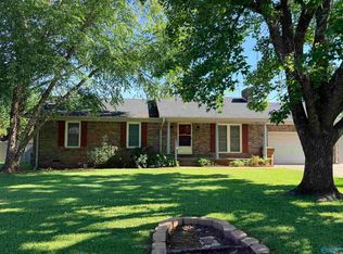105 Edna St, Moulton, AL 35650