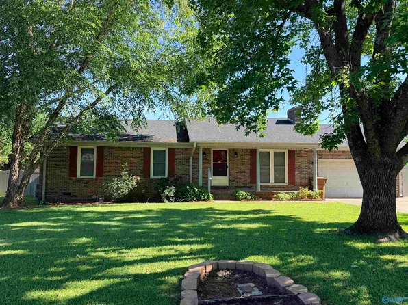 105 Edna St, Moulton, AL 35650