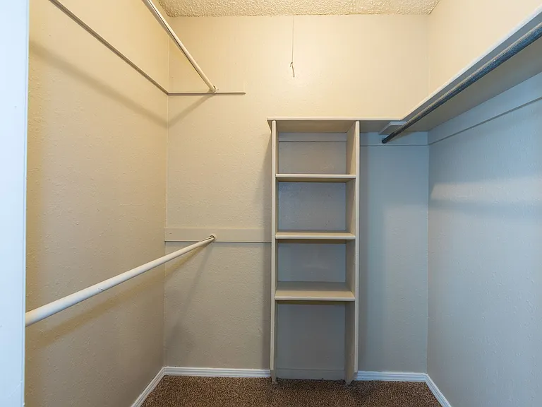 4902 S Gum Ave — Photo 28