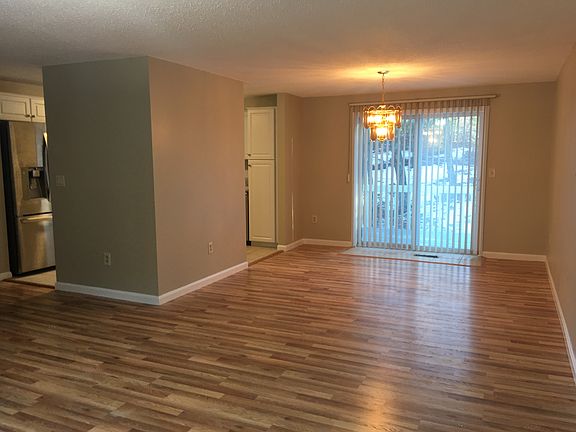 3rd image of 5 Brinton Dr