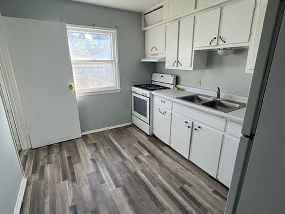 5th image of 6157 Hillsdale Ave