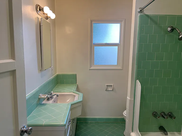 185 Ximeno Ave #C — Photo 17