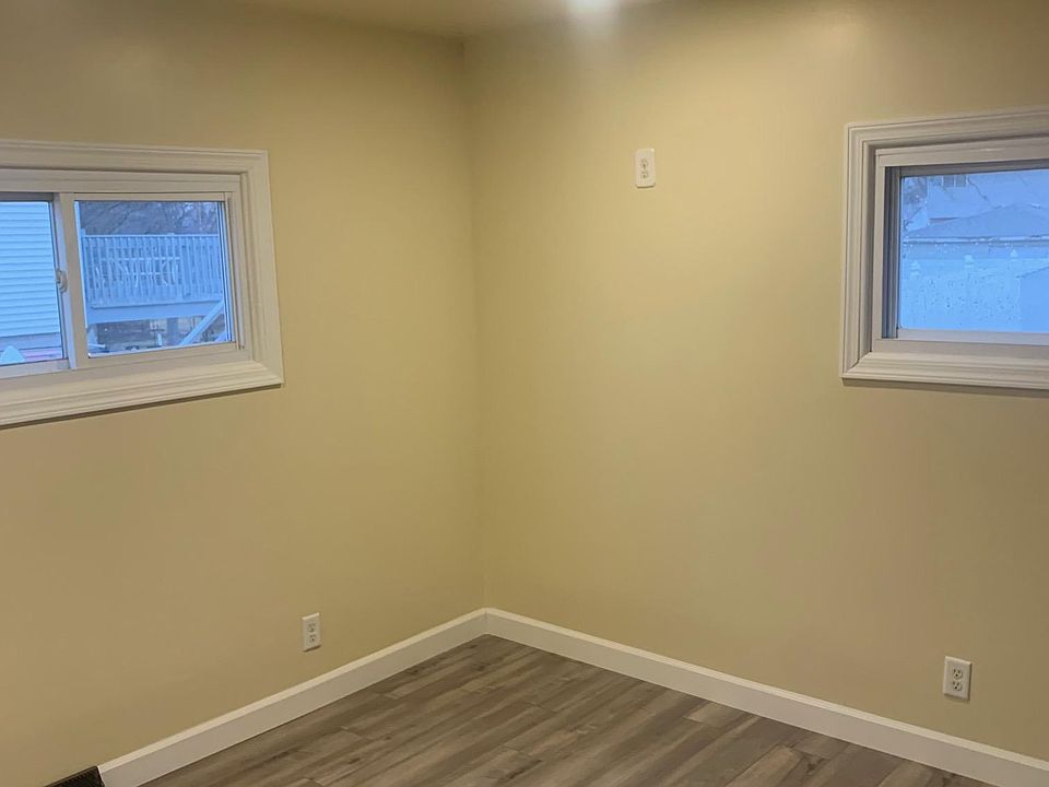 1st image of 2885 Gibson St