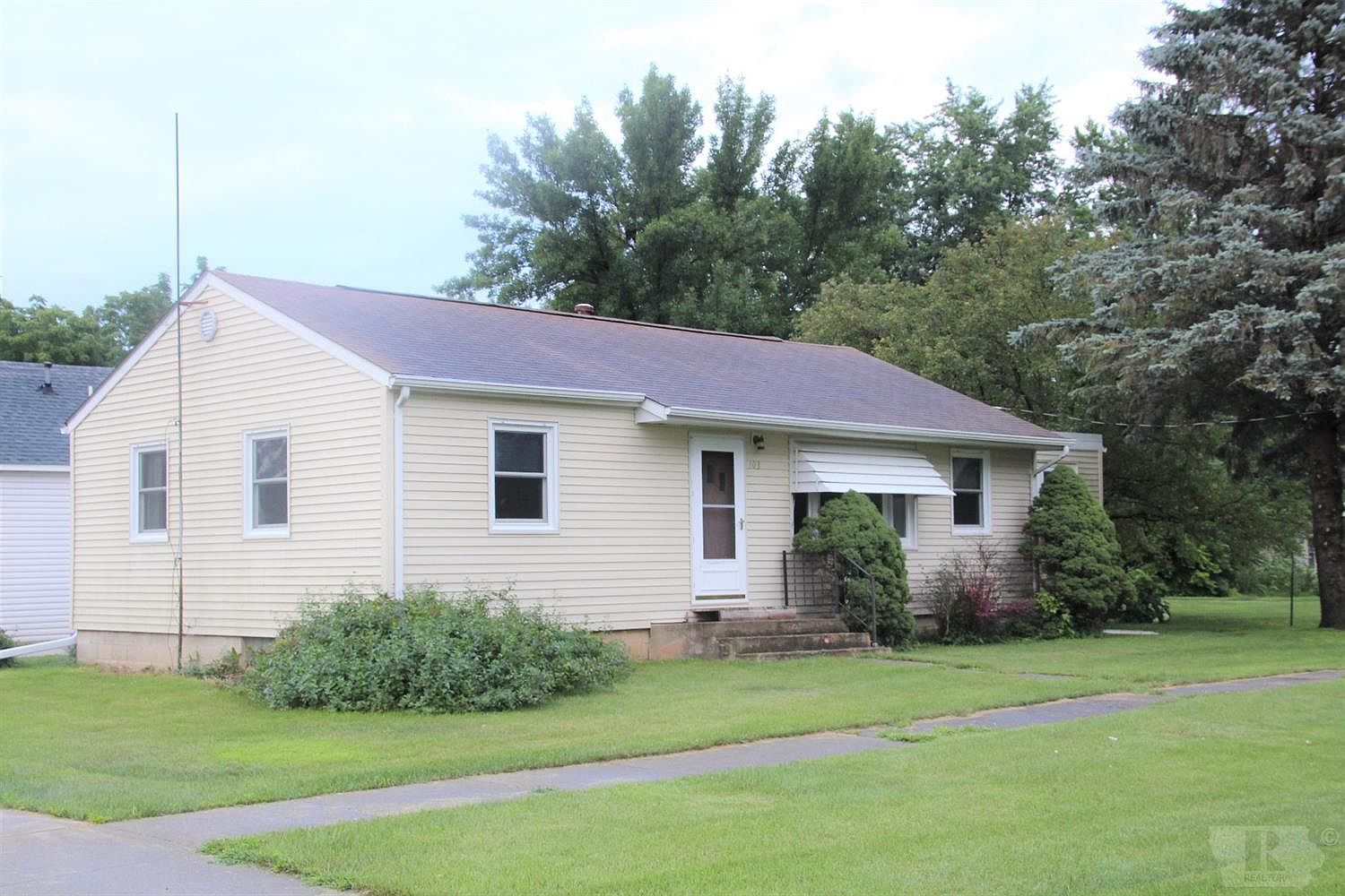 103 5th St S, Rockwell, IA 50469 Zillow