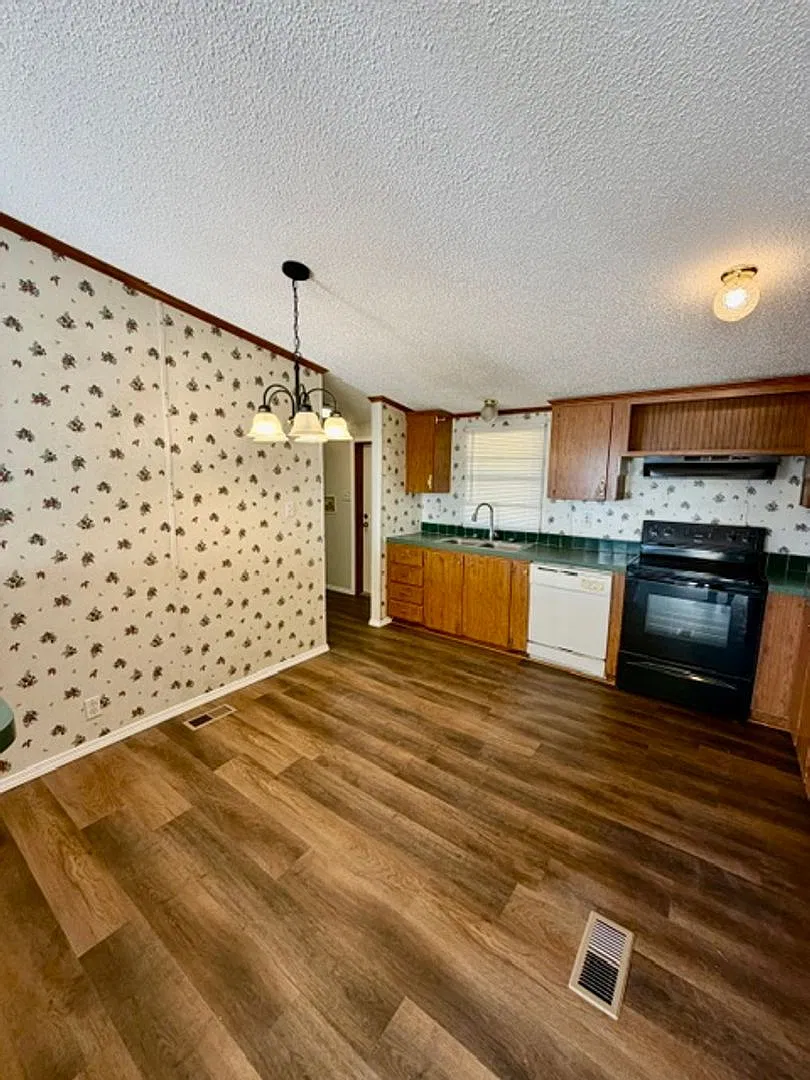 3 Bedroom 2 Bath in Axtell ISD — Photo 3