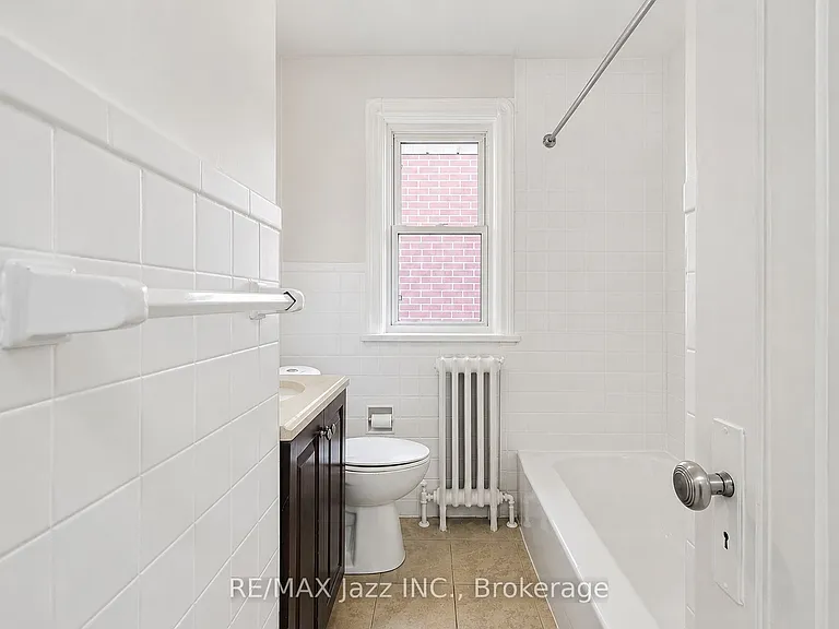 366 Mary St N #5 — Photo 25