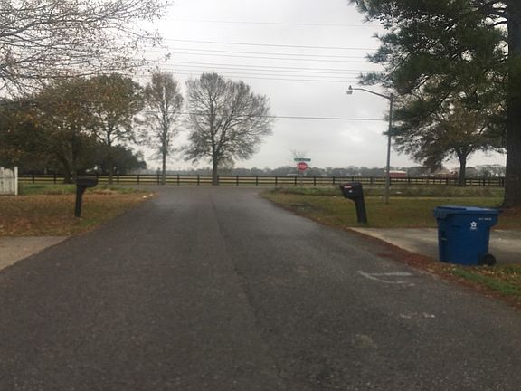 5th image of 100 Blanco Dr