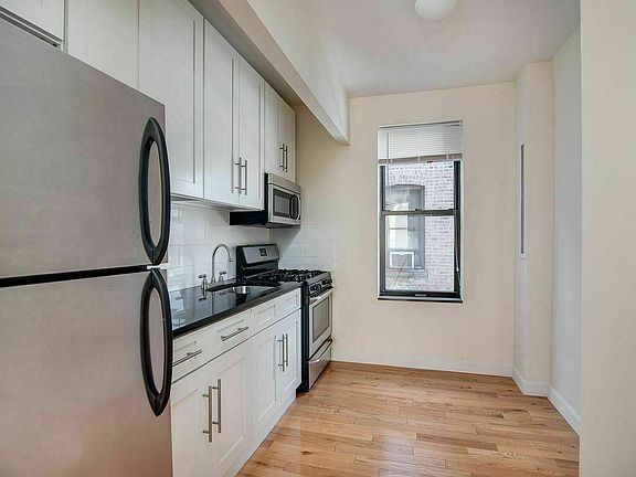 4th image of 4060 Broadway #21A