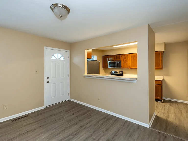 Pelican Dock Apartments — Photo 12