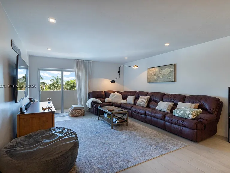 6815 Edgewater Dr #307 — Photo 10