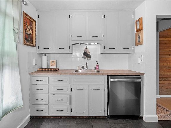 4th image of 2307 W Rowan Ave