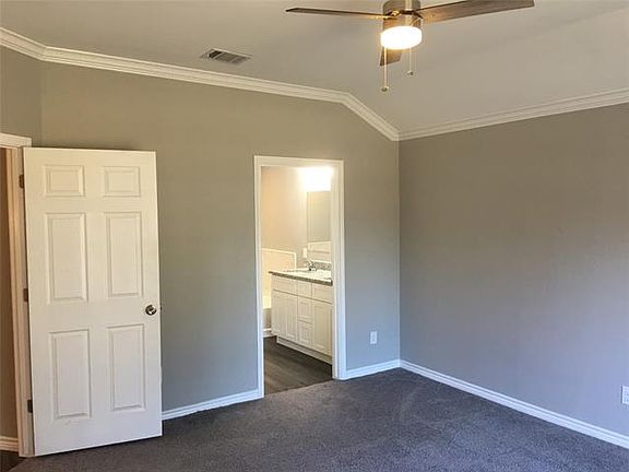 3rd image of 402 Hitt St