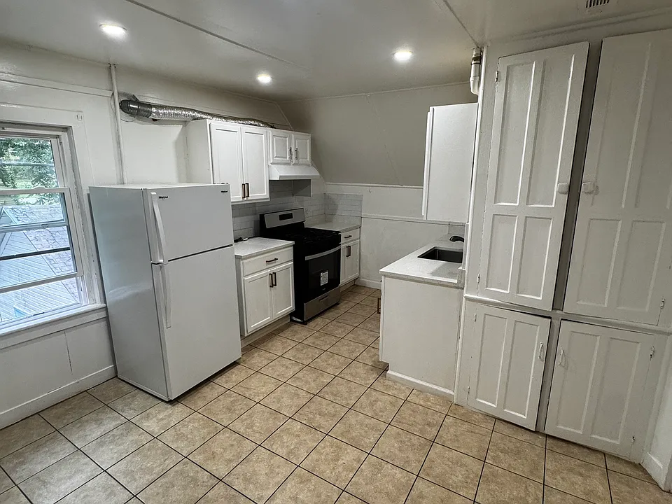 1106 Lenox Ave #2