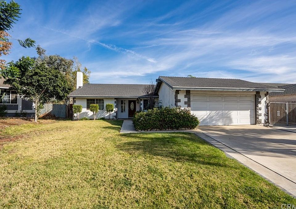 1st image of 2621 S Prairie Dunes Pl