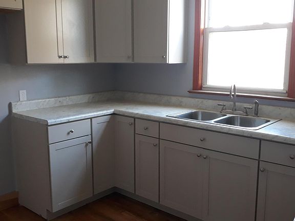 3rd image of 98 Kenosha St Floor 2