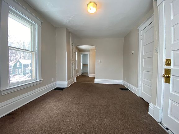 2nd image of 1324 S Westnedge Ave APT 3