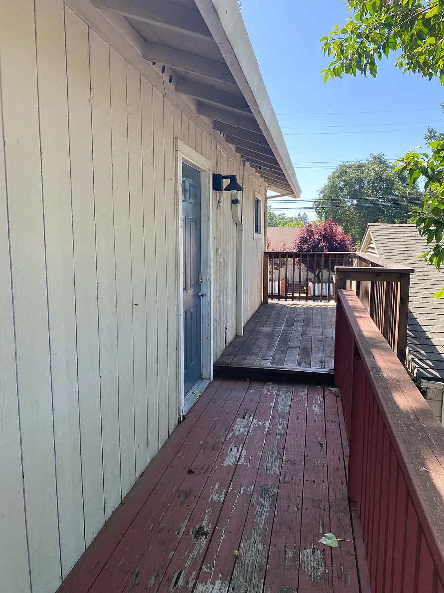 Building Photo - 555 Boyes Blvd #B