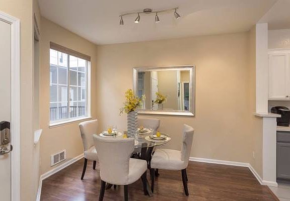 4th image of 250 Santa Fe Ter APT 213