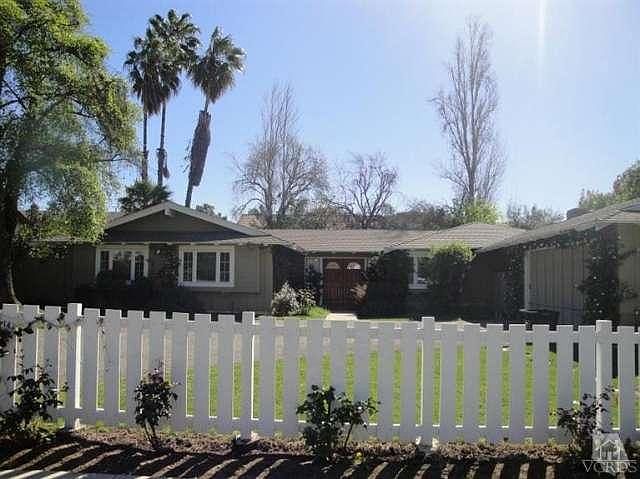 1st image of 190 E Avenida De Los Arboles