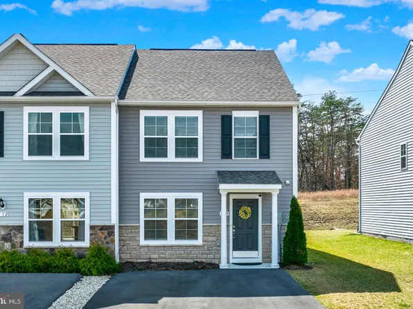 128 Loblolly Dr, Bunker Hill, WV 25413