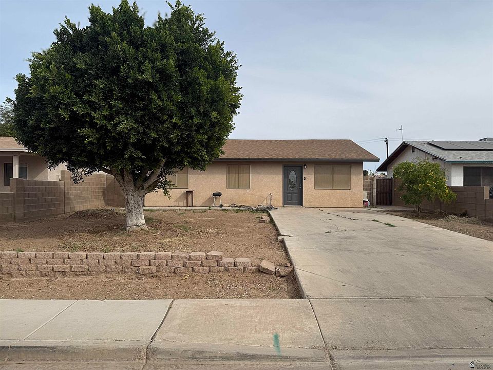 1st image of 745 N Gladiola Dr