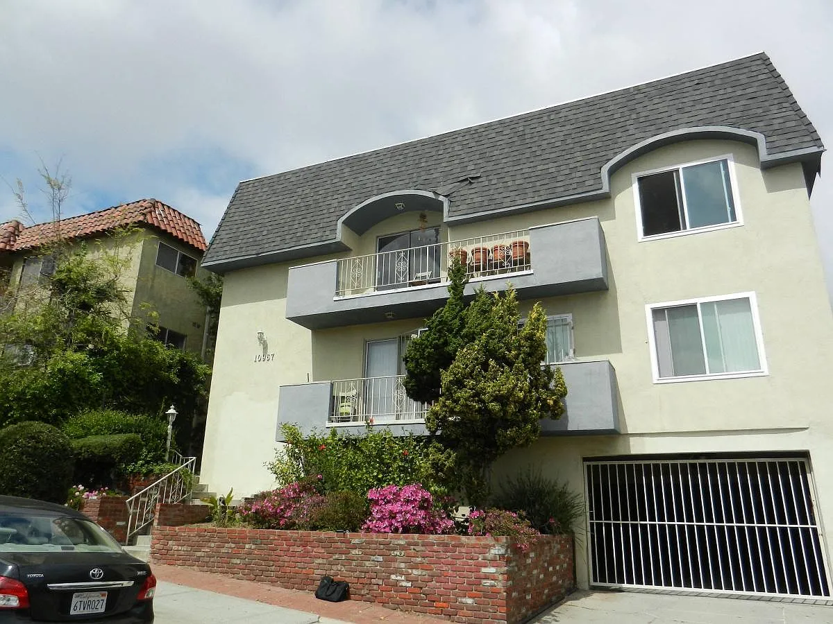 10967 Palms Blvd — Photo 1