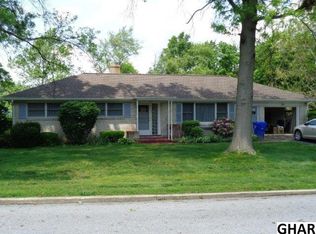 301 E Hillcrest Dr, Carlisle, PA 17013