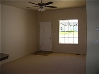 2nd image of 918 22nd Ave E