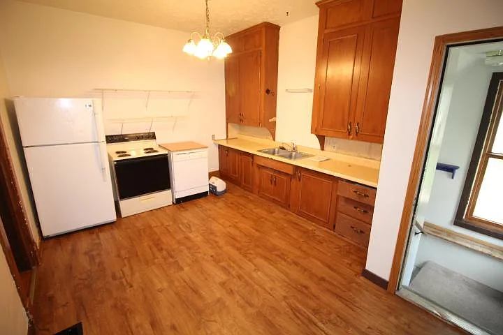 1710 Harwood St — Photo 17